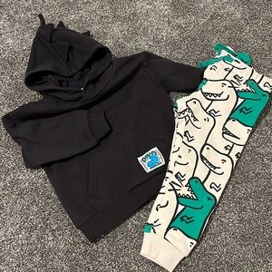 H&M Dino outfit